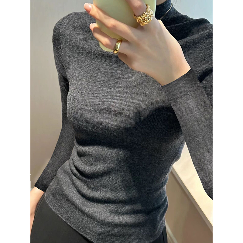 灰色半高领修身羊毛打底衫女秋冬季高级感紧身毛衣针织衫内搭上衣