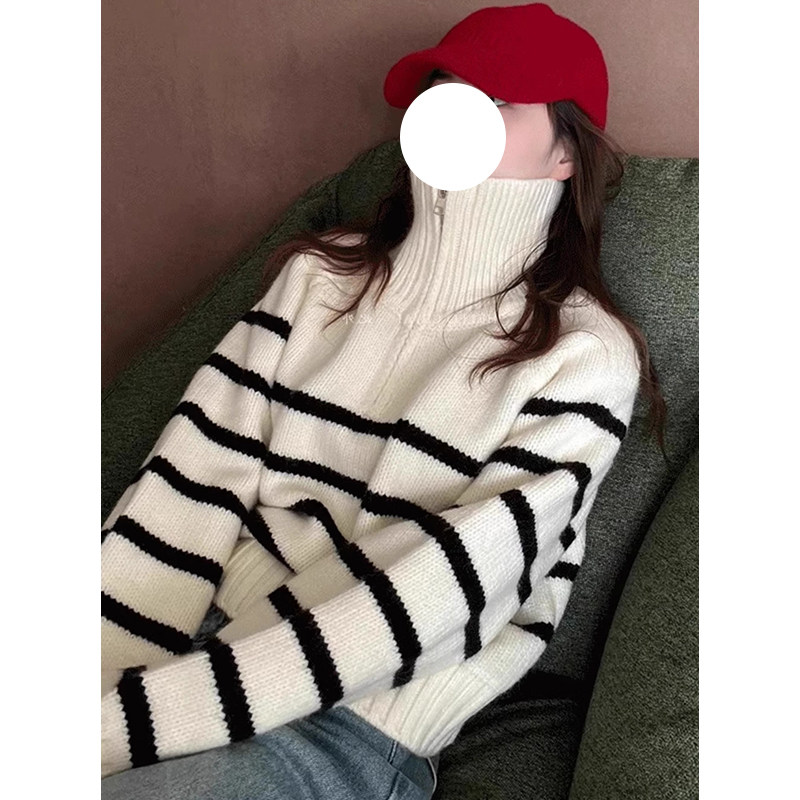 高级感白色条纹高领拉链毛衣外套女秋冬小个子宽松针织开衫短上衣
