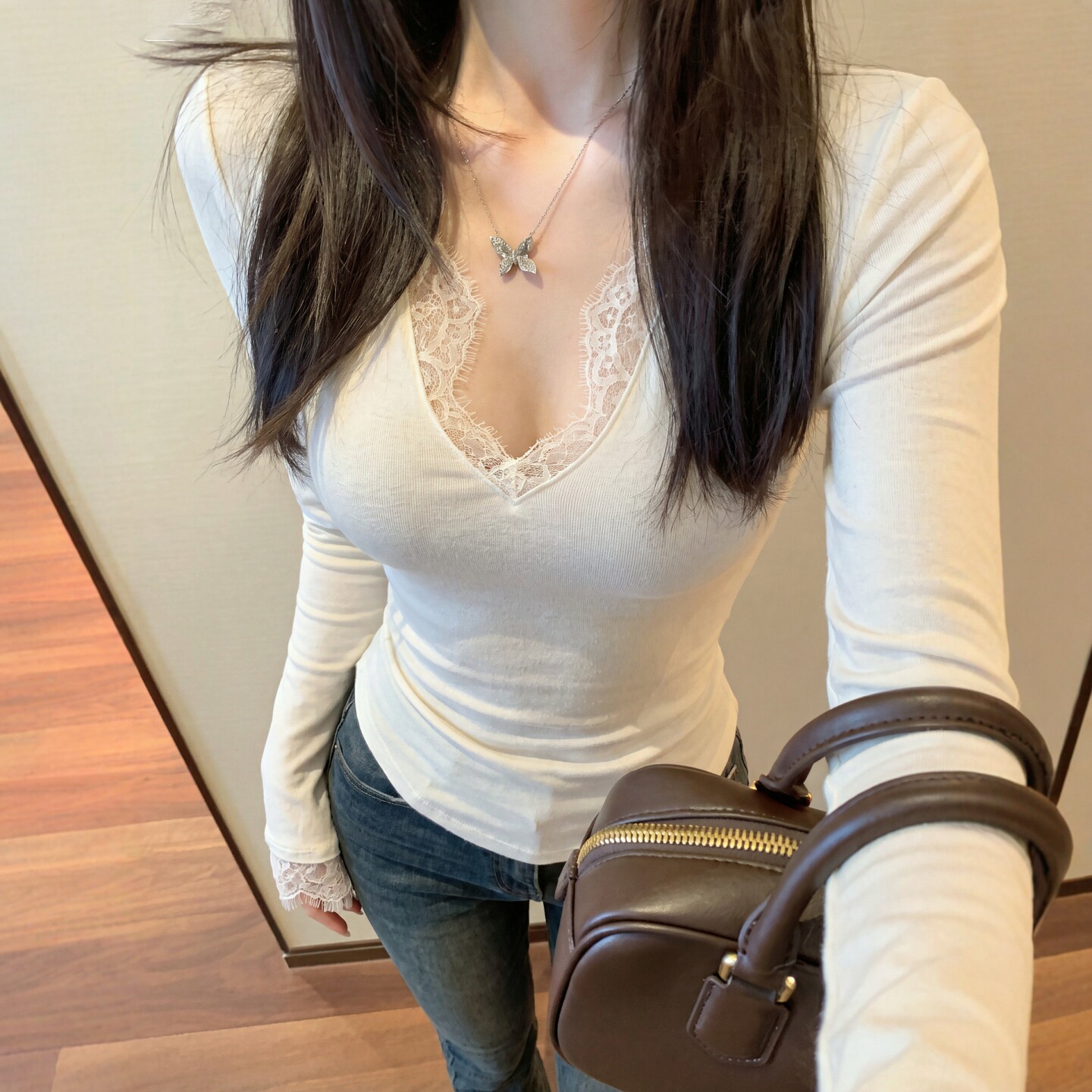 纯欲风蕾丝拼接v领针织长袖t恤女
