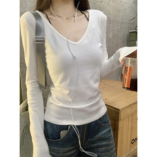 韩系白色深V领正肩修身长袖T恤女秋冬新款简约显瘦内搭打底衫上衣