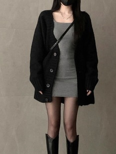 黑色V领中长款毛衣外套女秋冬学院风高级感气质针织开衫外搭上衣