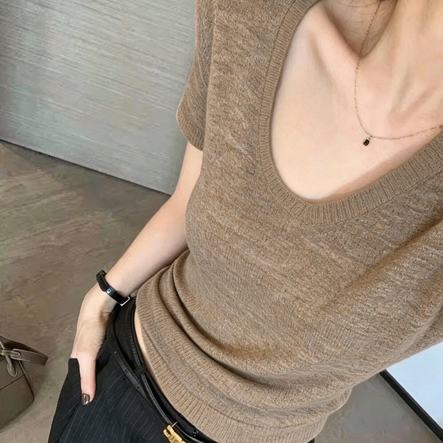 氛围感U领亚麻正肩针织短袖T恤女