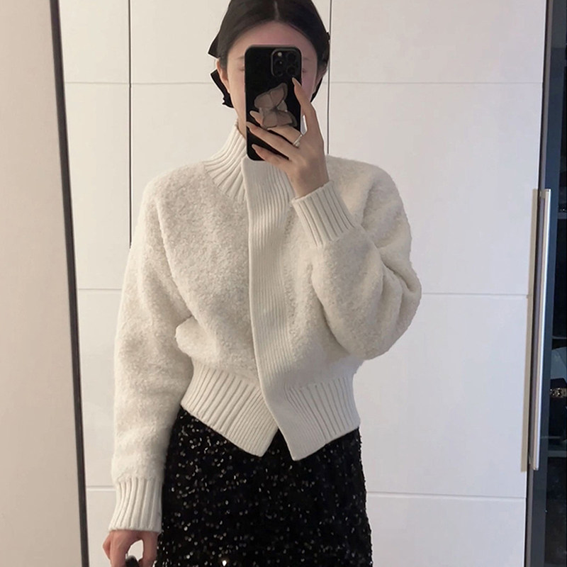 韩系白色高级立领毛衣外套女秋冬氛围感宽松短款针织开衫加厚上衣