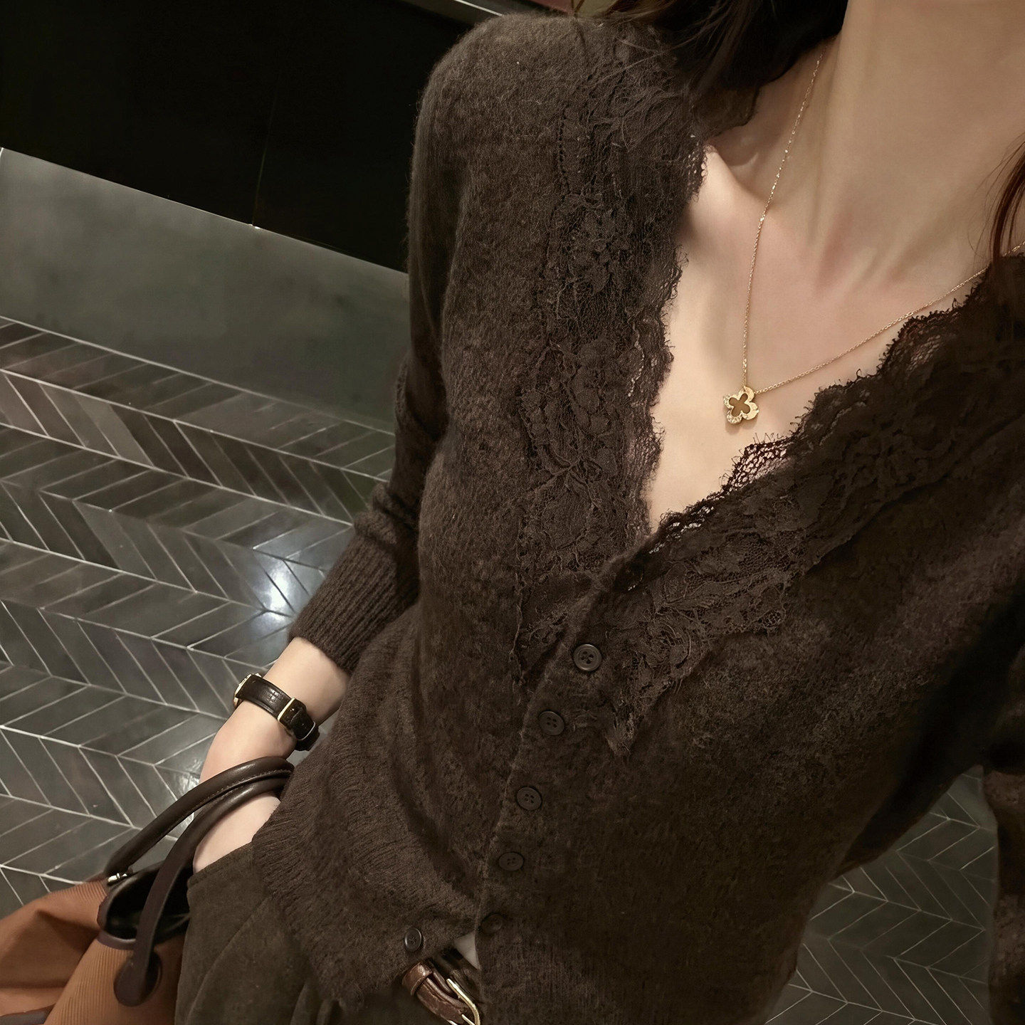 知性风蕾丝拼接v领针织开衫女秋