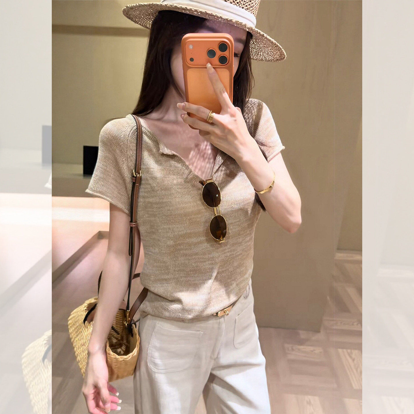 老钱风杏色v领冰丝针织短袖女夏季松弛感穿搭正肩修身t恤气质上衣