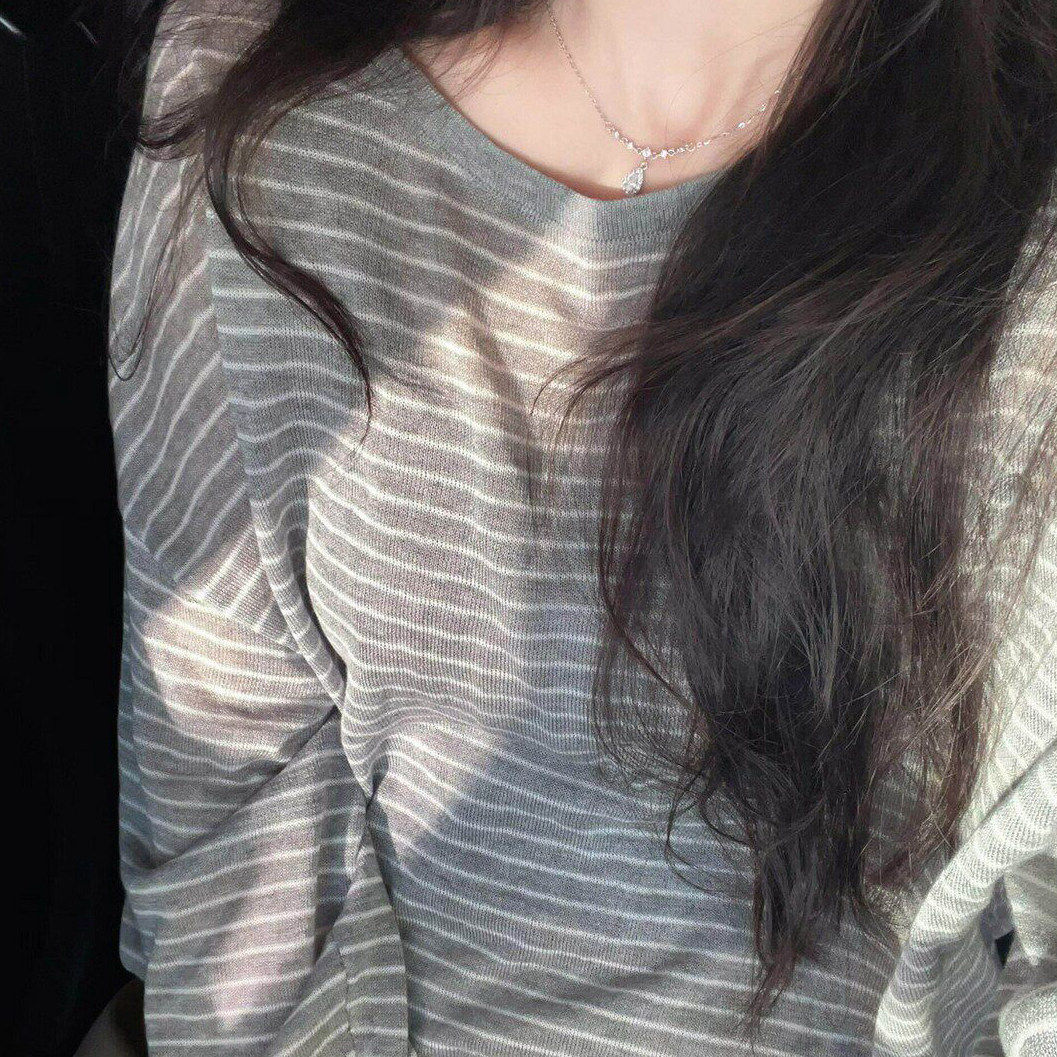 慵懒松弛感灰色条纹圆领长袖t恤女春季穿搭宽松薄款防晒罩衫上衣