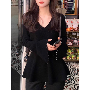 法式黑色V领喇叭袖毛衣女秋冬高级感修身收腰针织打底衫上衣外穿
