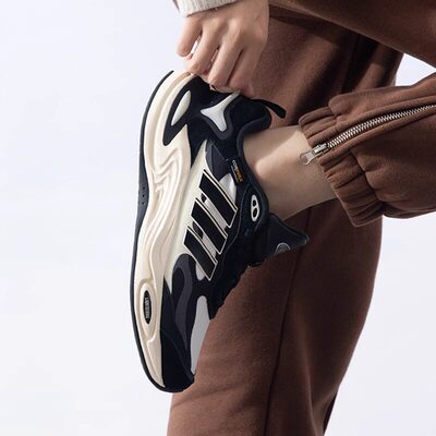 阿迪达斯男鞋2026新款CLIMAWARM跑步鞋低帮运动鞋休闲鞋IH0475