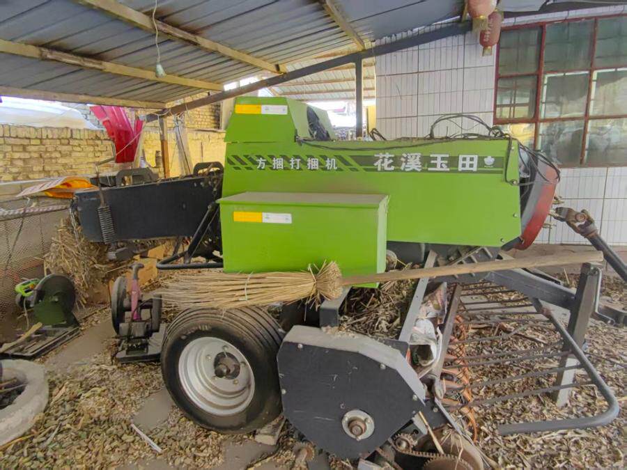 3月13日塔城地区轮式拖拉机新4238531号、方捆打捆机、中耕机、牵引式免耕气吸播种机2BMYFQQ8网络拍卖公告