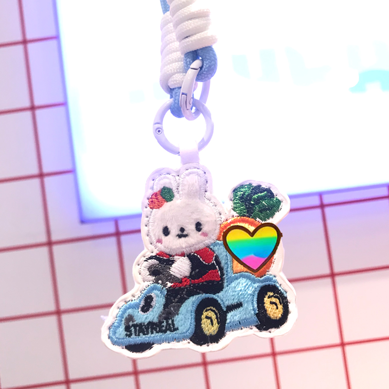 五月天周边赛车兔刺绣钥匙扣包包挂件背包卡通可爱装饰行李牌物料