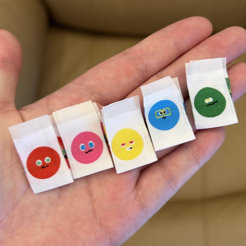 五月天布标胡萝卜苹果玫瑰5525水洗标签织唛贴纸装饰演唱会物料