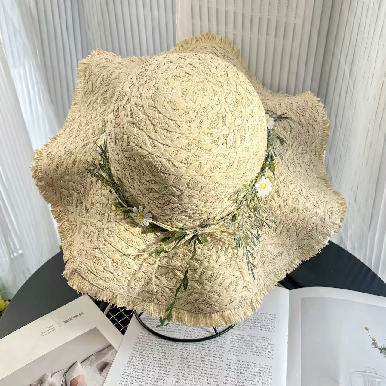 花环拉菲草帽手工编织菊花帽子女夏季出游度假百搭大檐防晒沙滩帽