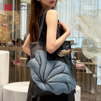 上海博物馆单肩包PU莲塘乳鸭个性时尚通勤大容量手拎文创生日礼物