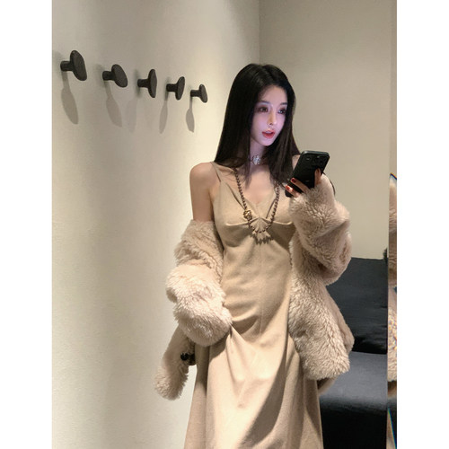 徐琳mini亚褶大裙摆吊带连衣裙