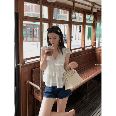 MINI徐琳「香榭丽舍」韩系度假风深V小飞袖不规则蕾丝花边雪纺衫