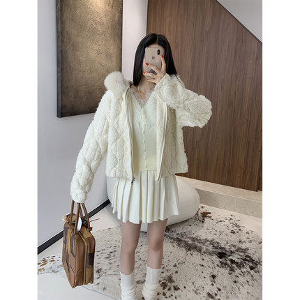 01/06 10AM 徐琳「冬日雪顶」棱格软糯绵羊毛+狐狸毛领毛衣外套