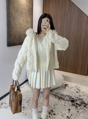 01/06 10AM 徐琳「冬日雪顶」棱格软糯绵羊毛+狐狸毛领毛衣外套