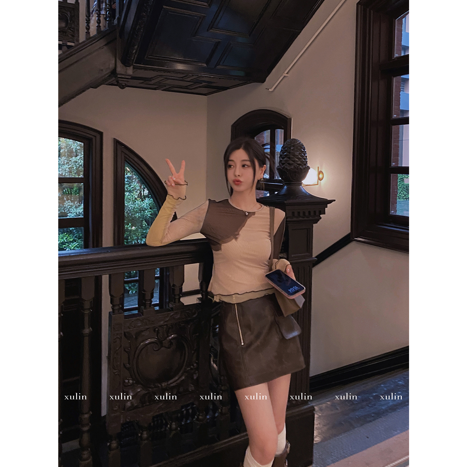 徐琳mini印花弹力网纱短上衣