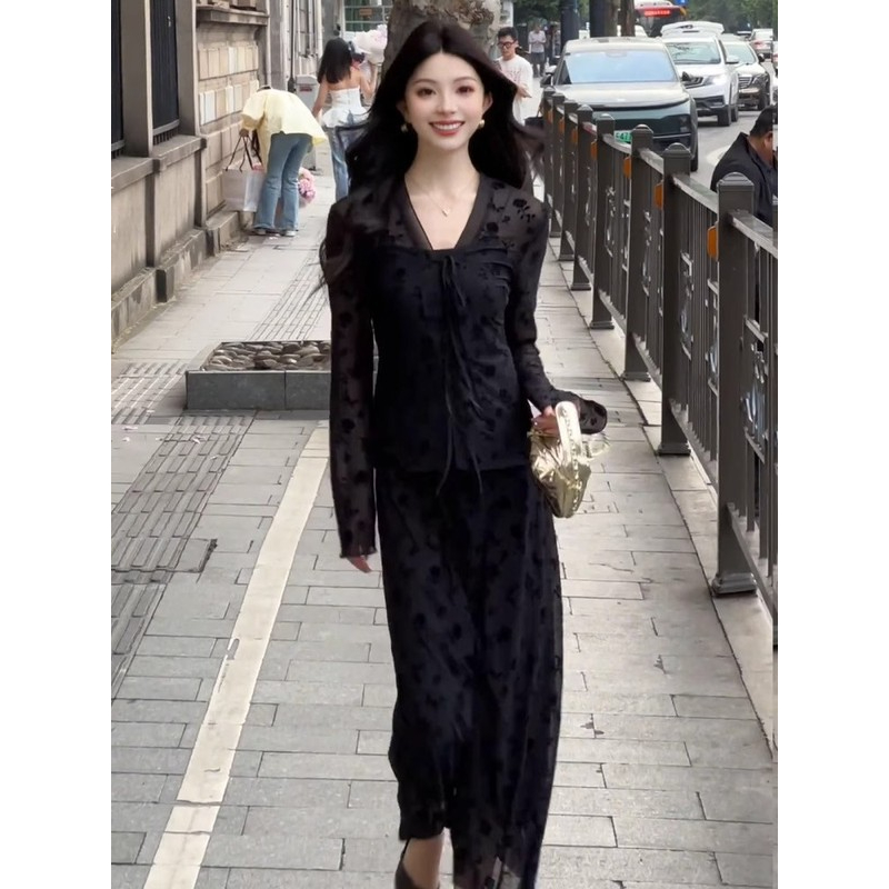 2025夏季新款性感优雅时尚套装蕾丝v领搭配小衫裙子三件套显瘦女