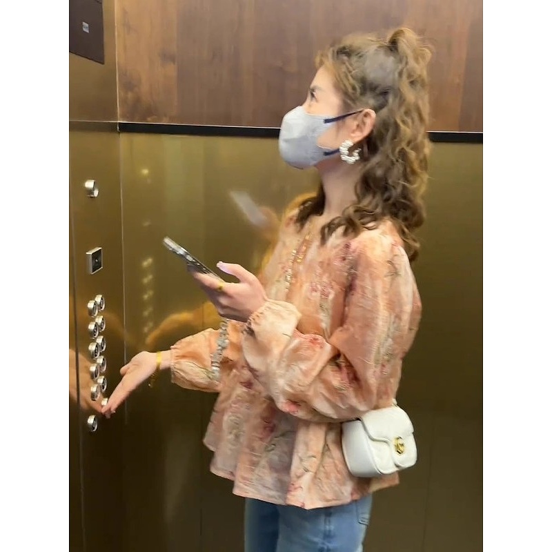 开春法式衬衫女2025年新款洋气减龄别致小衫法式独特绝美小上衣