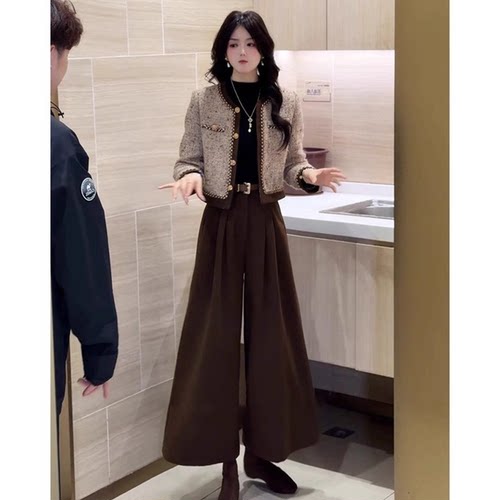 2025超火韩系秋冬季穿搭巨好看的一整套冬装气质小香风两件套装女