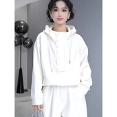 洋气短款 美式 上衣 爆款 时尚 慵懒风半纽扣抽绳连帽卫衣女款 2025新款