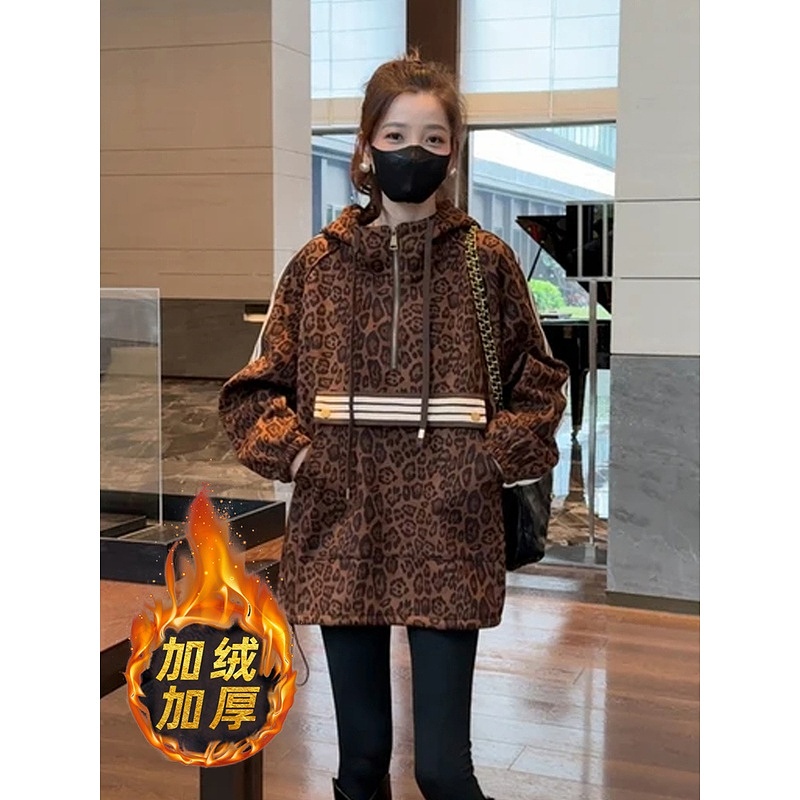 2024年冬季新款加绒加厚豹纹连帽卫衣女今年流行的漂亮设计感上衣