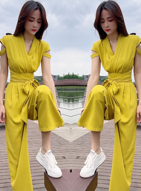 网红爆款时尚连体衣裤女2024夏季新款黄色显白V领绑带显瘦连体裤