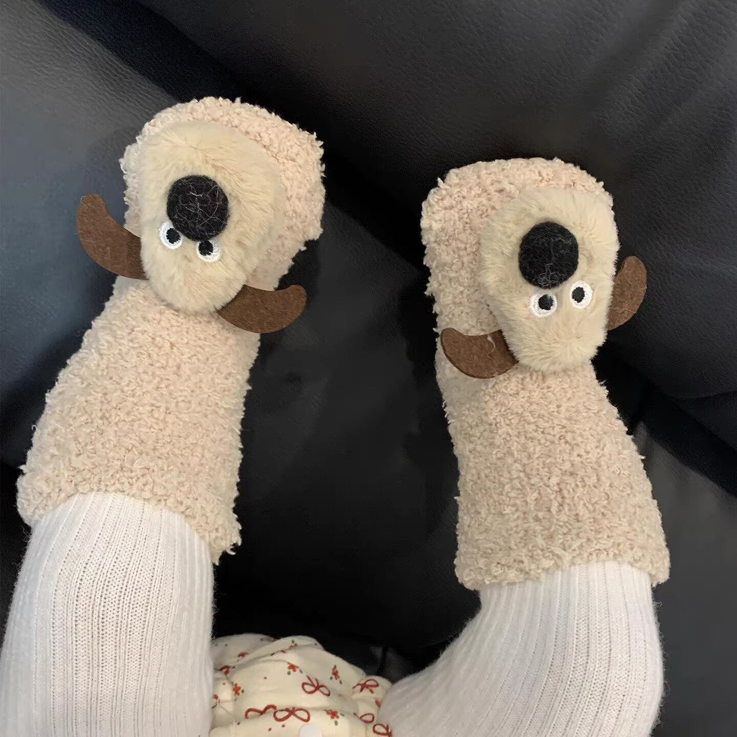 宝宝地板袜毛绒防滑室内步前鞋