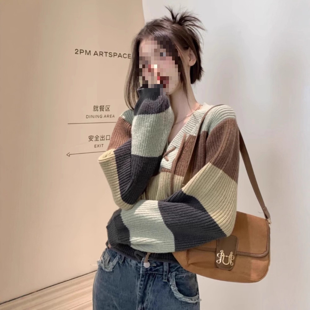 春秋新款条纹撞色系带v领长袖针织衫女气质显瘦减龄宽松短款毛衣