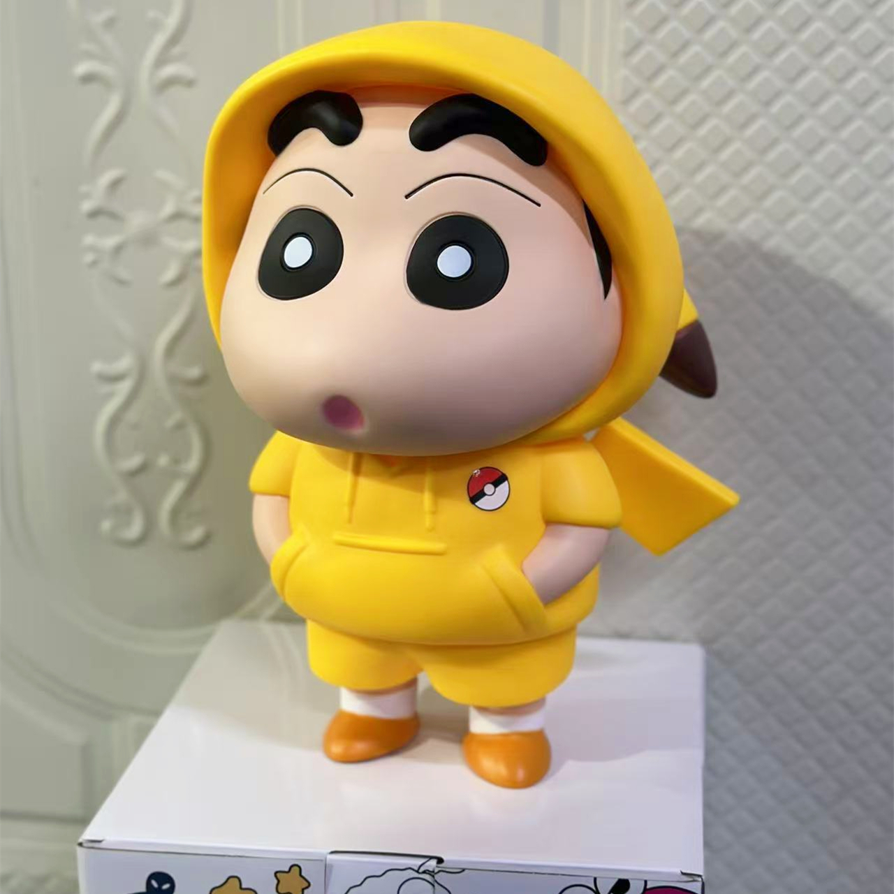 皮卡丘蜡笔小新大号手办