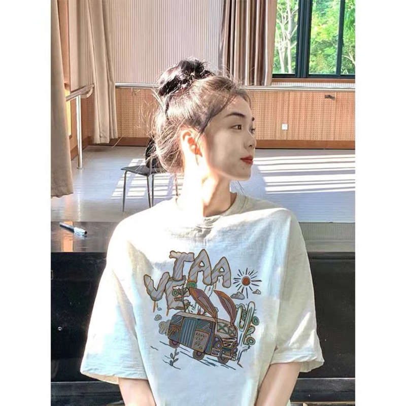 白色短袖t恤女春秋新款设计感
