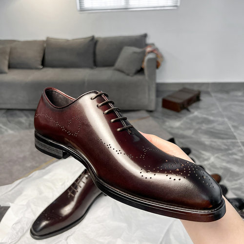 新款厂家直供男士商务休闲皮鞋英伦布洛克牛津鞋shoes men