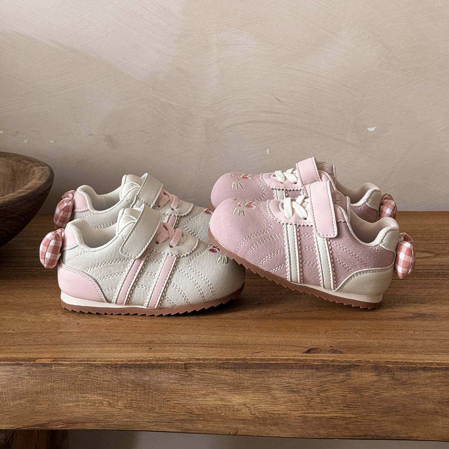 女童板鞋2026新款可爱春秋季宝宝卡通甜美轻便低帮防滑耐磨运动鞋