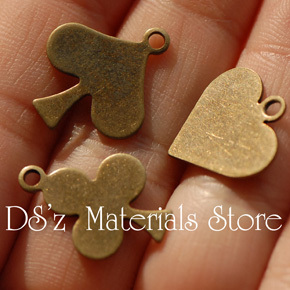 【DSz材料店】古铜 扑克花色 diy首饰 手机美容 配件 J7