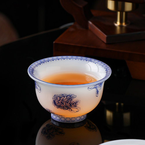 青花璞玉瓷釉下彩白菜主人杯