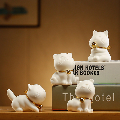 猫铃铛陶瓷摆件可爱小猫咪桌面创意白瓷茶宠茶玩可养装饰动物摆设