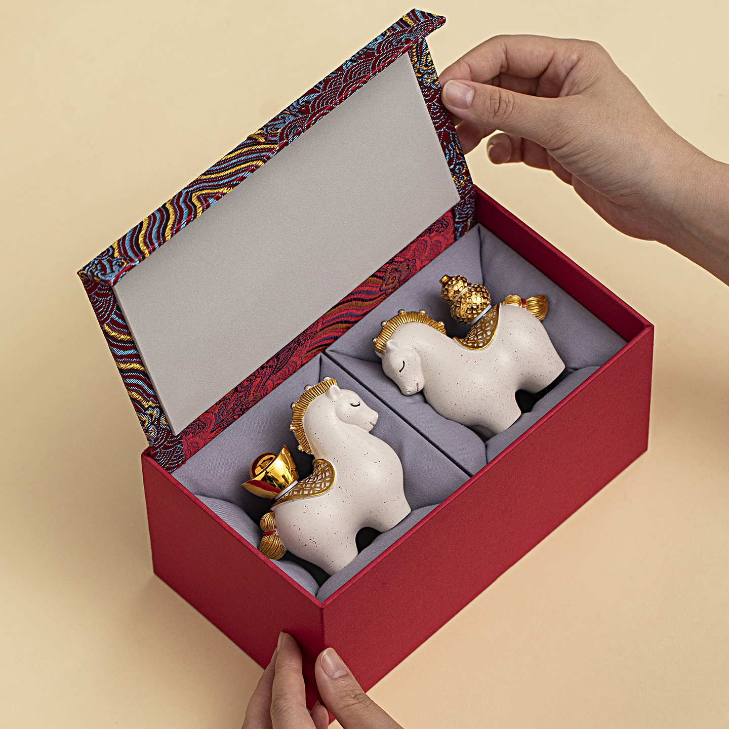 马年商务礼品定制公司企业年会团建活动送客户老外员工伴手礼礼物