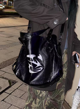 So Sick原创25AW 暗黑小众【手工铆钉】单肩通勤男女手提斜挎背包