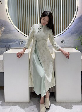 2025春季新款新中式复古绿色提花收腰拼色假两件奥黛长款改良旗袍