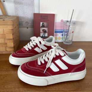 女2026春秋季 清仓板鞋 新款 小白鞋 青岛福客来女鞋 百搭chic鞋 断码