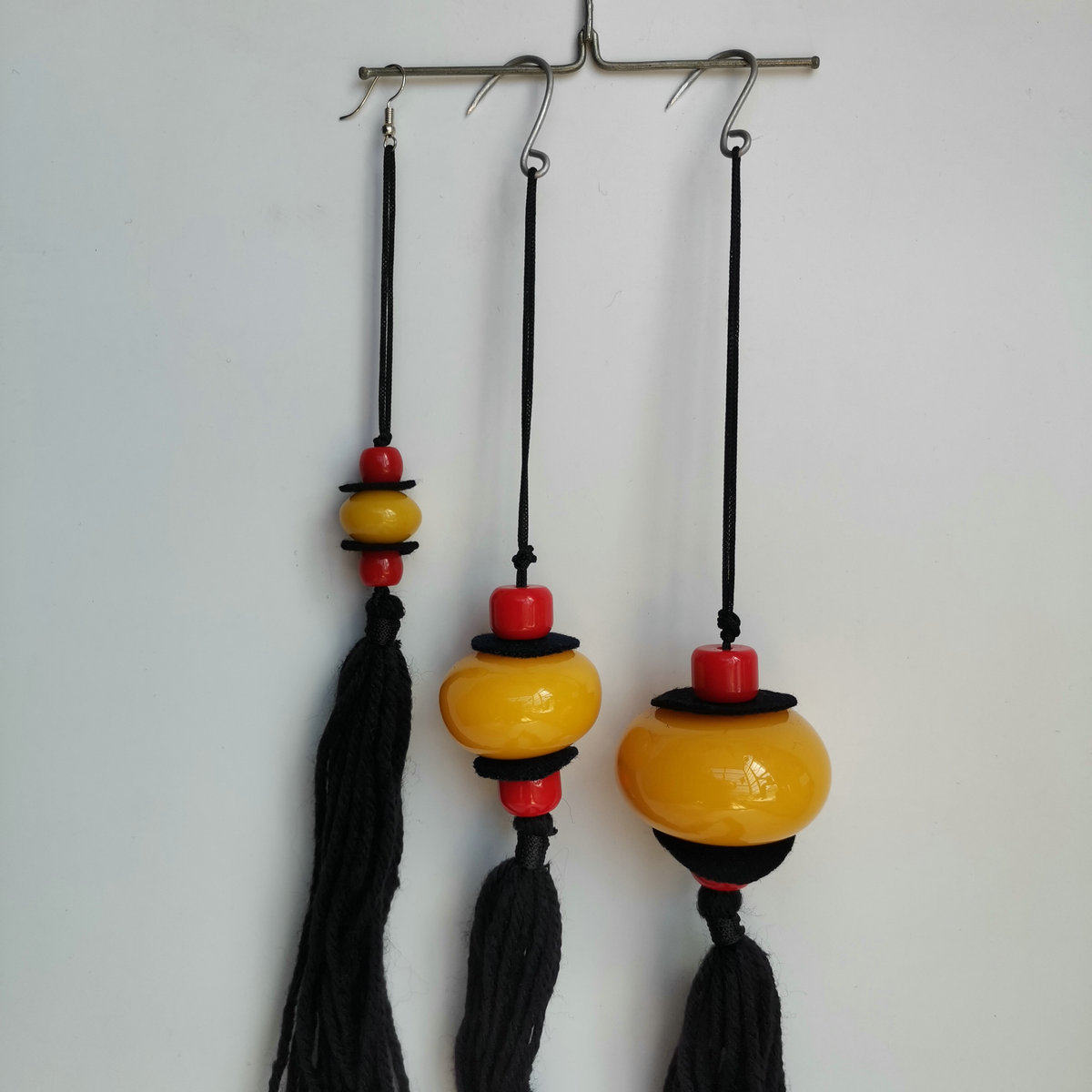 彝族男士耳环大黄珠子耳坠毕摩彝族头人耳环凉山民族特色耳饰挂饰