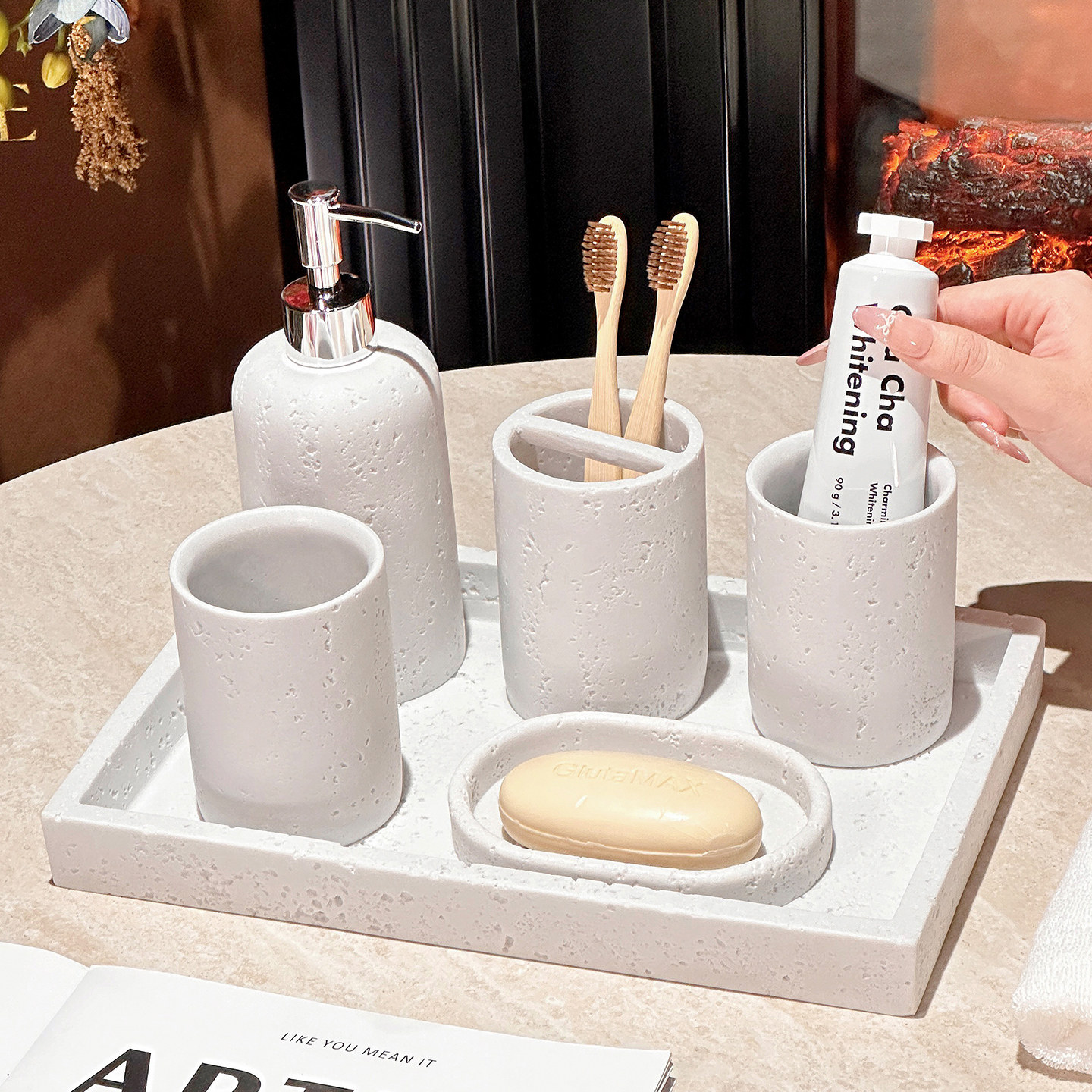 轻奢牙刷漱口杯置物架免打孔家用浴室牙刷牙杯架卫生间洗漱杯套装,家庭/个人清洁工具,牙刷架/牙具座,淘宝优惠券,粉丝福利购,淘宝优惠卷
