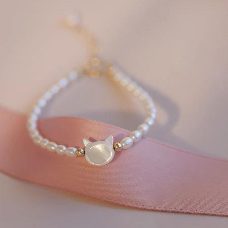 2025新款清新黑白色猫咪14包金手链可调节天然小珍珠黑尖晶日系小