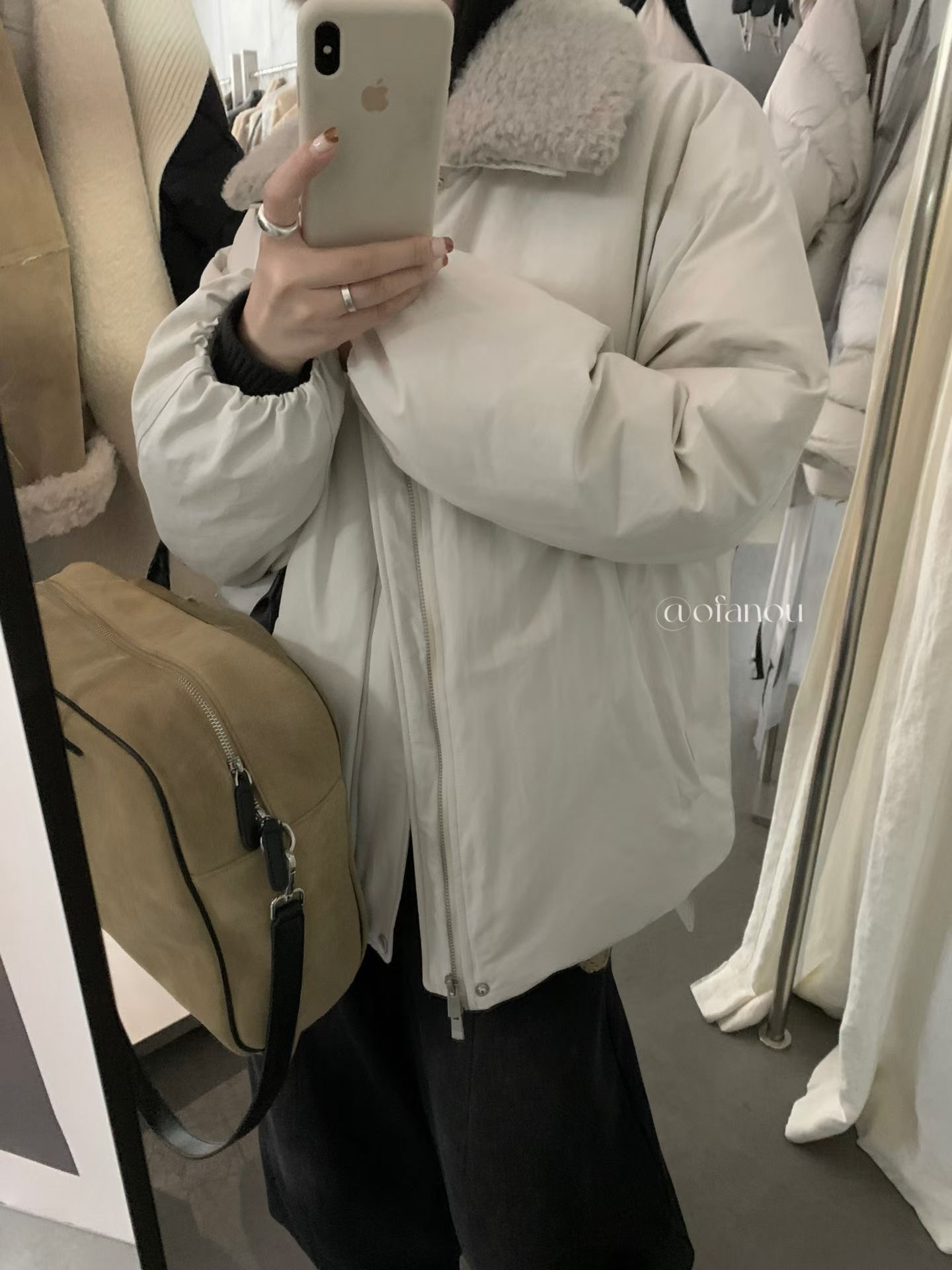 Of ANOU 2025冬季新款韩系简约羊毛拼接翻领羽绒服可拆卸