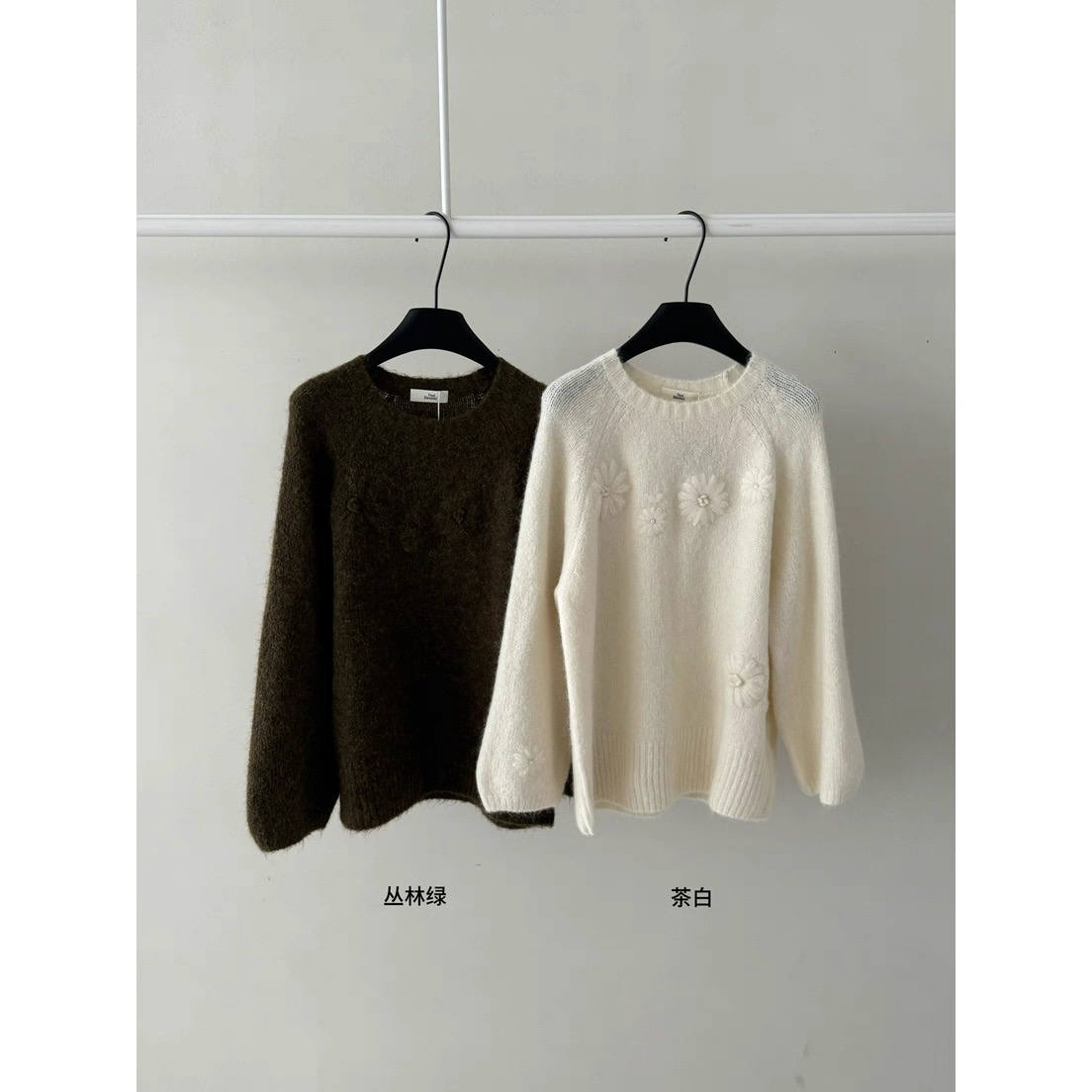 Feel 2025冬季新款韩系简约百搭圆领花朵套头毛衣