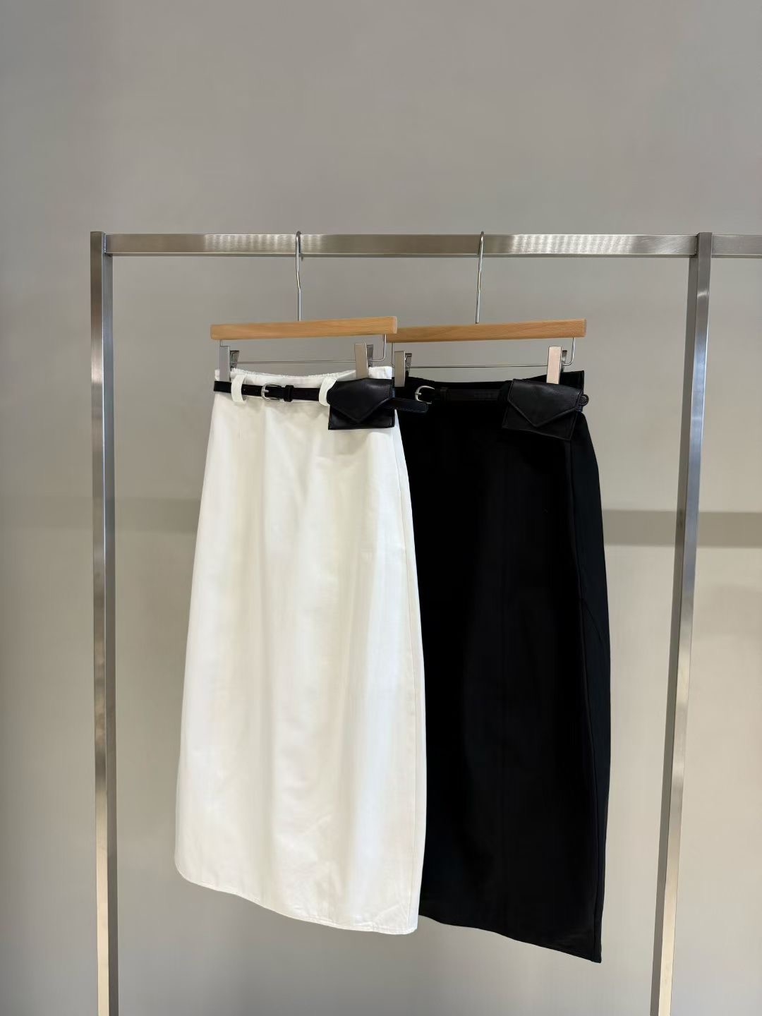 IF正品 2025秋季新款百搭显瘦工装半身裙配腰包