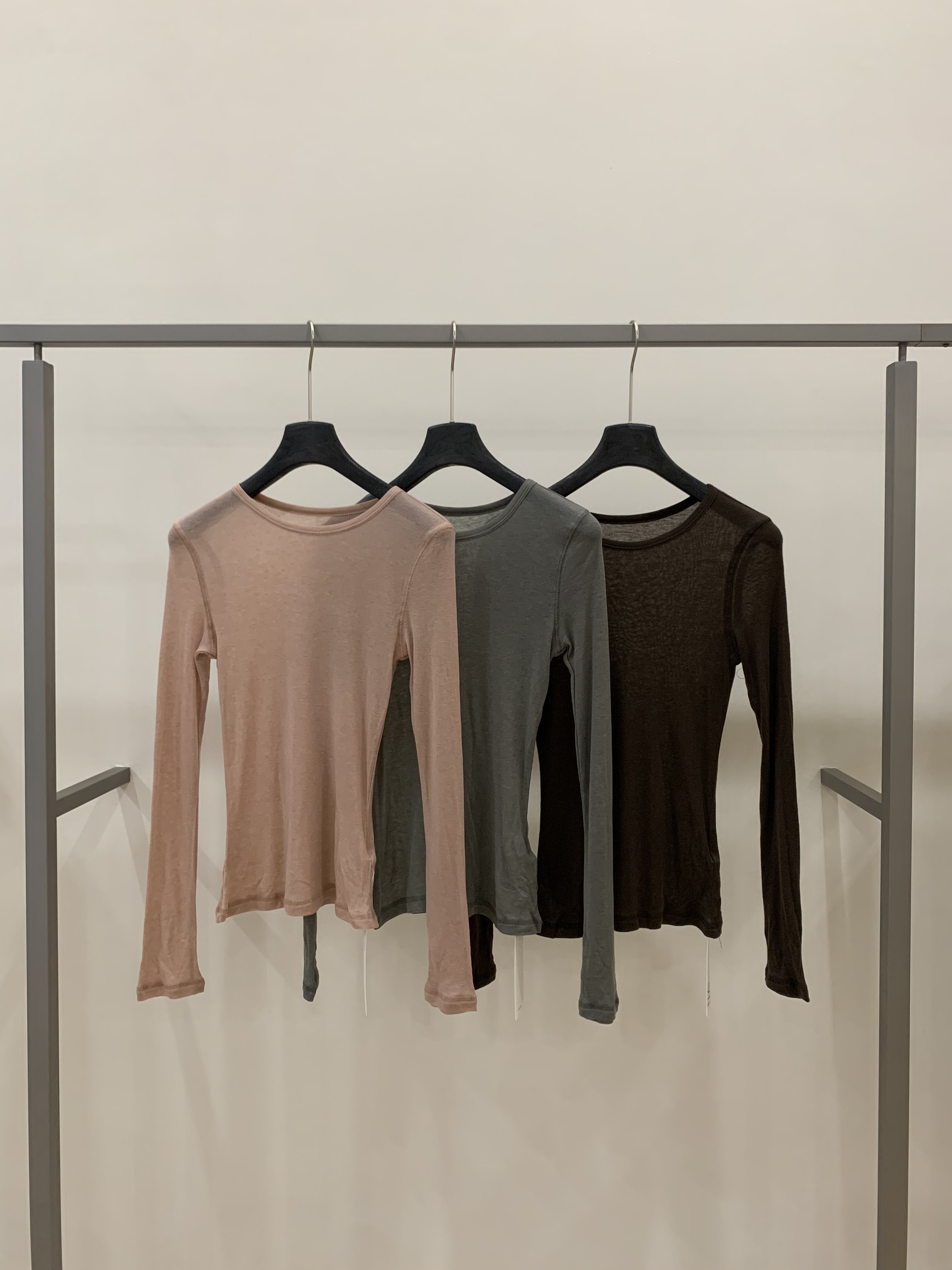 Focuse2025秋季新款韩版时尚百搭显瘦天丝圆领长袖打底衫