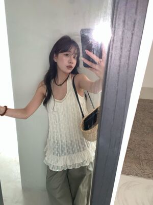 Feel  2026春季新款简约百搭圆领蕾丝吊带背心