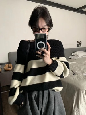 Low flat 2025秋冬新款韩系简约百搭一字肩条纹羊毛针织衫